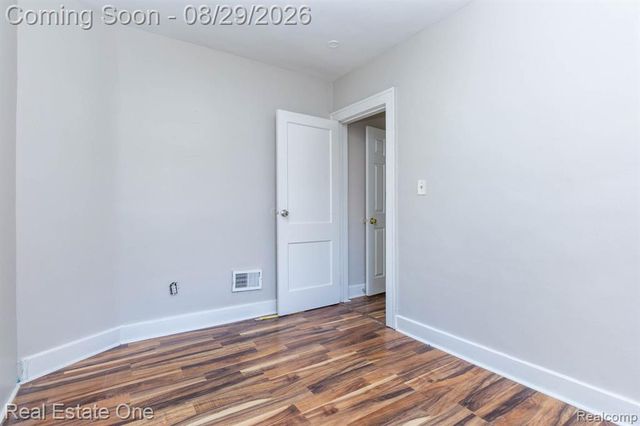 4932 Reuter Street, Dearborn, MI 48126