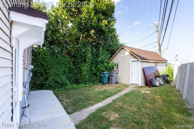 4932 Reuter Street, Dearborn, MI 48126