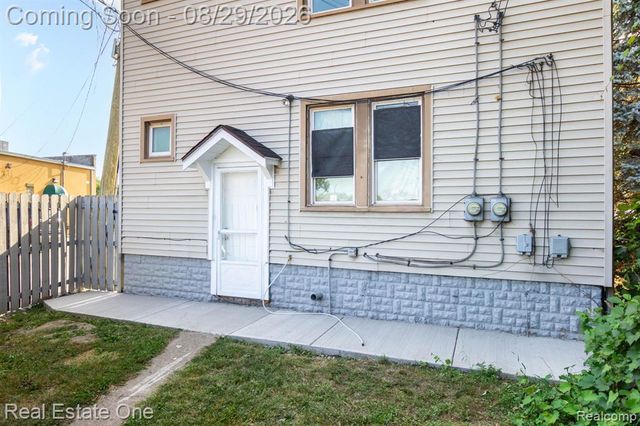 4932 Reuter Street, Dearborn, MI 48126