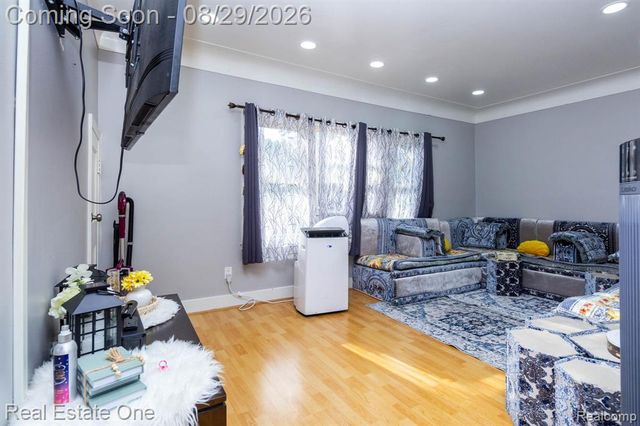 4932 Reuter Street, Dearborn, MI 48126