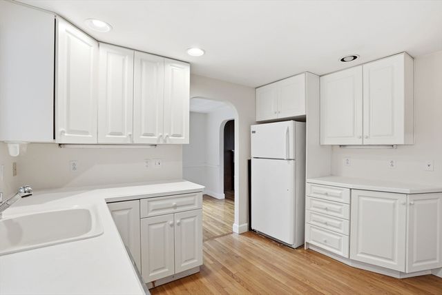 8 Ledgewood Drive, Canton, MA 02021