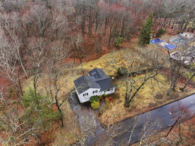 8 Ledgewood Drive, Canton, MA 02021