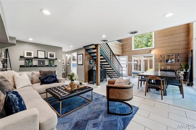 424 Belleview Avenue, Webster Groves, MO 63119