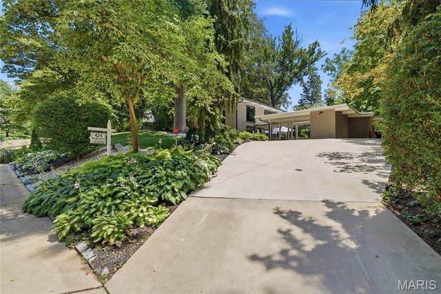 424 Belleview Avenue, Webster Groves, MO 63119