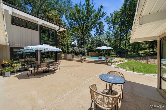 424 Belleview Avenue, Webster Groves, MO 63119