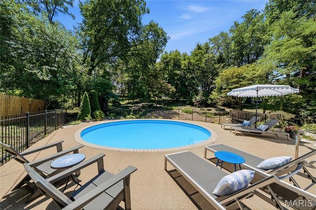 424 Belleview Avenue, Webster Groves, MO 63119