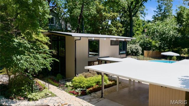 424 Belleview Avenue, Webster Groves, MO 63119