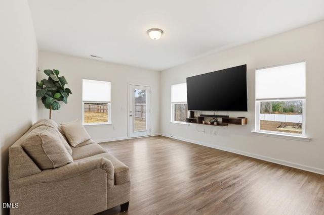 318 Settlers Pointe Drive, Pikeville, NC 27863