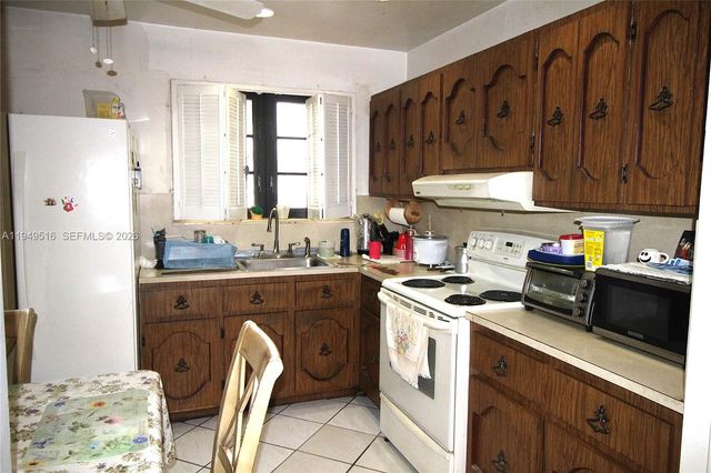 2000 SW 84th Ave, Miami, FL 33155