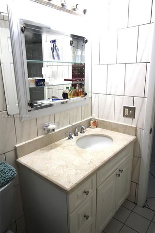 2000 SW 84th Ave, Miami, FL 33155