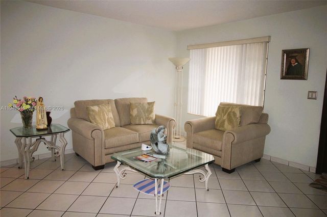 2000 SW 84th Ave, Miami, FL 33155