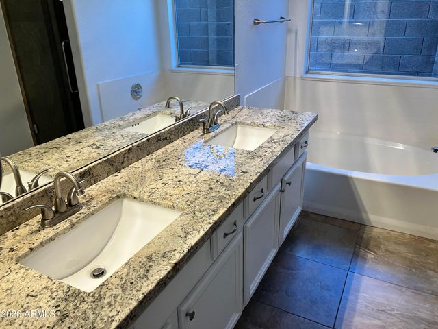 2240 E Aire Libre Avenue, Phoenix, AZ 85022