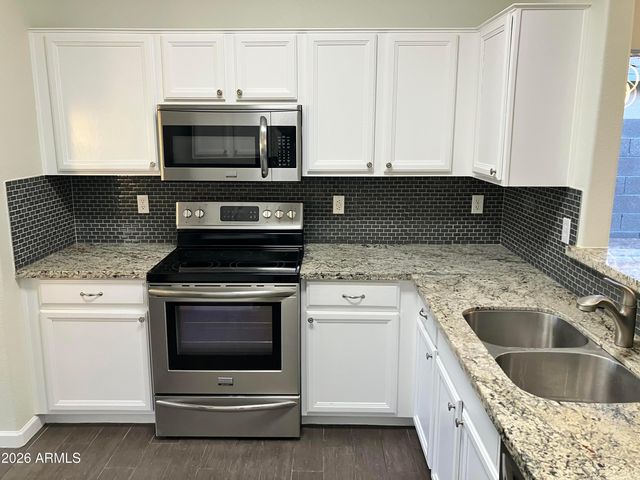 2240 E Aire Libre Avenue, Phoenix, AZ 85022