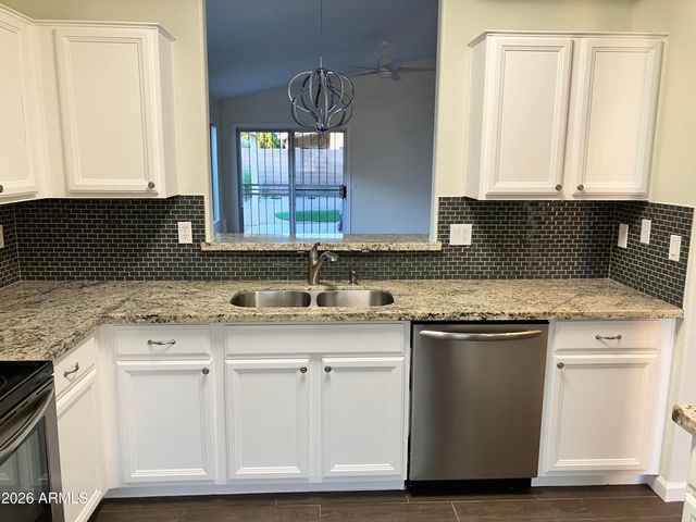 2240 E Aire Libre Avenue, Phoenix, AZ 85022