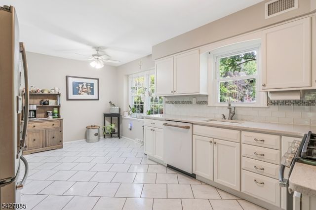 2 Sunset View Rd, Readington Twp., NJ 08822