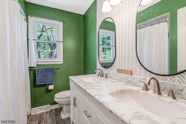 2 Sunset View Rd, Readington Twp., NJ 08822