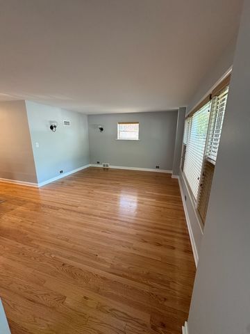 6320 N Kildare Avenue, Chicago, IL 60646