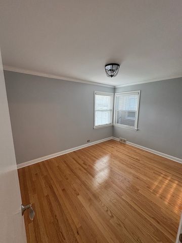 6320 N Kildare Avenue, Chicago, IL 60646