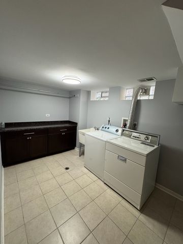 6320 N Kildare Avenue, Chicago, IL 60646