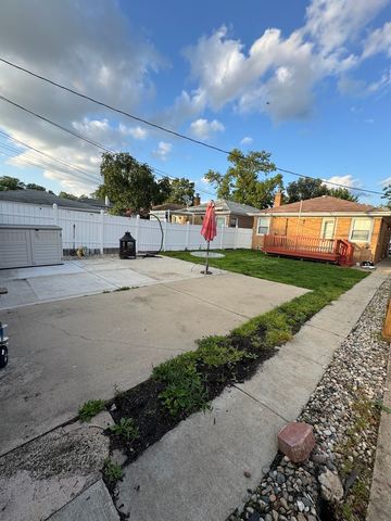 6320 N Kildare Avenue, Chicago, IL 60646