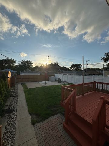 6320 N Kildare Avenue, Chicago, IL 60646