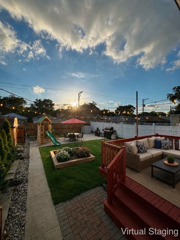 6320 N Kildare Avenue, Chicago, IL 60646