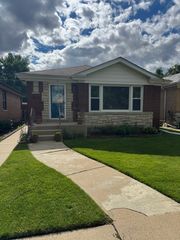 6320 N Kildare Avenue, Chicago, IL 60646