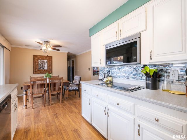 1703 HIGHWOOD Avenue, Pekin, IL 61554