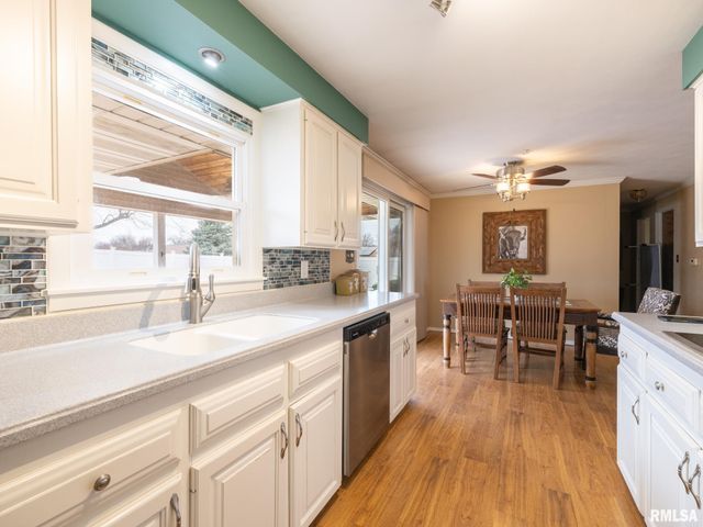 1703 HIGHWOOD Avenue, Pekin, IL 61554