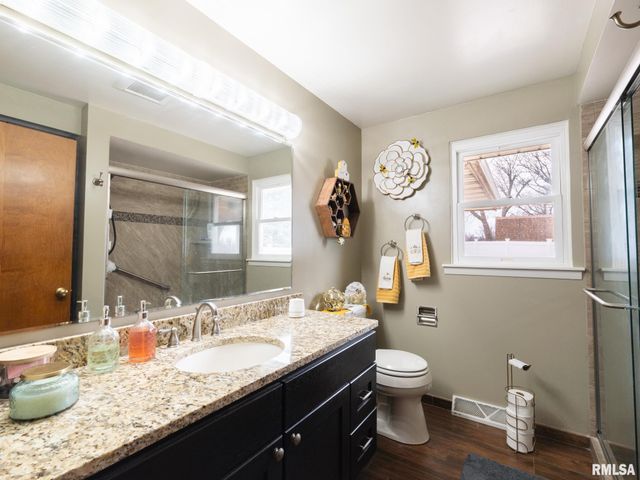 1703 HIGHWOOD Avenue, Pekin, IL 61554