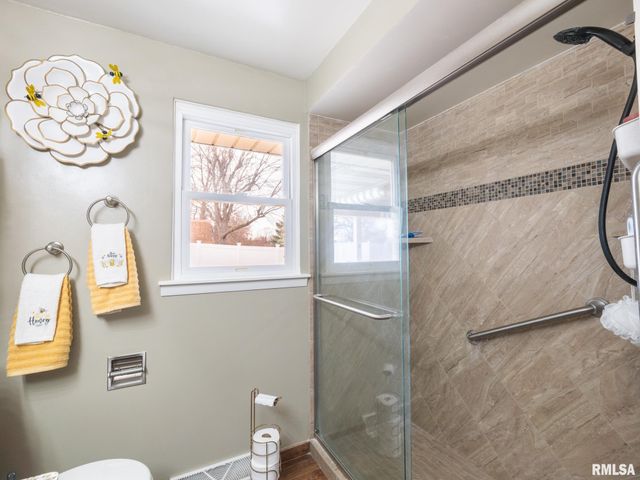 1703 HIGHWOOD Avenue, Pekin, IL 61554