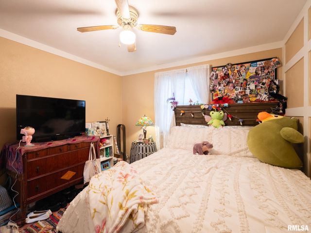 1703 HIGHWOOD Avenue, Pekin, IL 61554