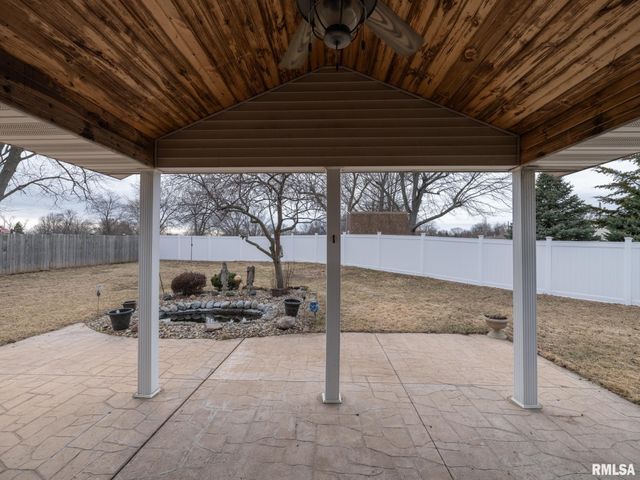 1703 HIGHWOOD Avenue, Pekin, IL 61554