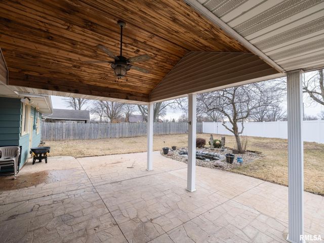 1703 HIGHWOOD Avenue, Pekin, IL 61554