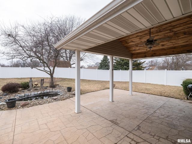 1703 HIGHWOOD Avenue, Pekin, IL 61554