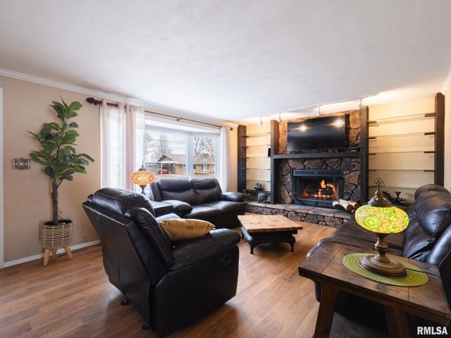 1703 HIGHWOOD Avenue, Pekin, IL 61554