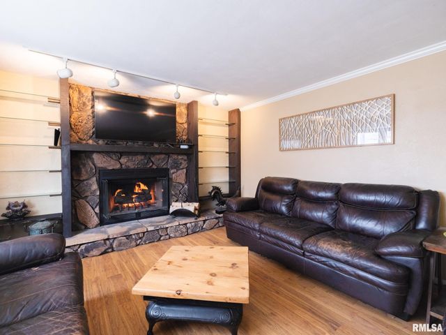 1703 HIGHWOOD Avenue, Pekin, IL 61554