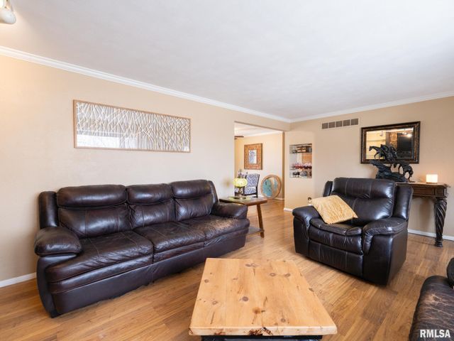 1703 HIGHWOOD Avenue, Pekin, IL 61554