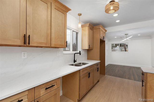 10900 Worden Street, Detroit, MI 48224