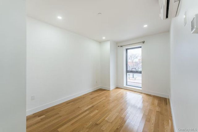 165-02 Sanford Avenue, Flushing, NY 11358