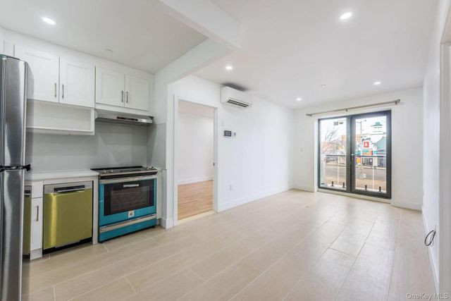 165-02 Sanford Avenue, Flushing, NY 11358