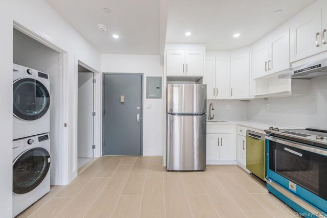 165-02 Sanford Avenue, Flushing, NY 11358