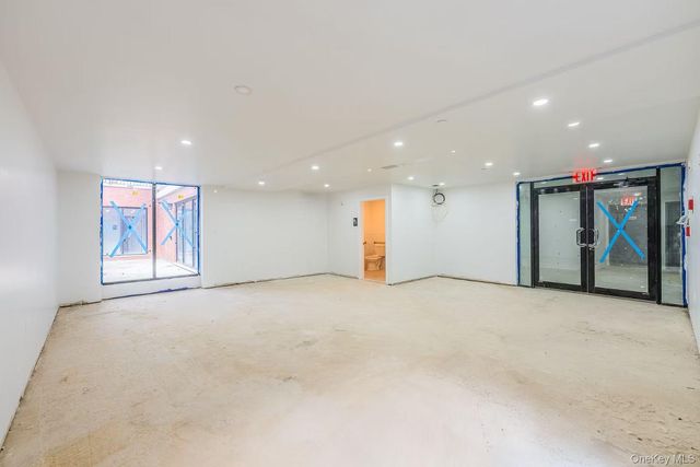 165-02 Sanford Avenue, Flushing, NY 11358