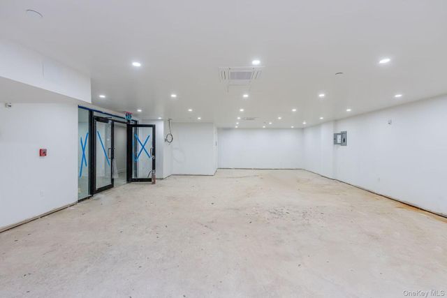 165-02 Sanford Avenue, Flushing, NY 11358