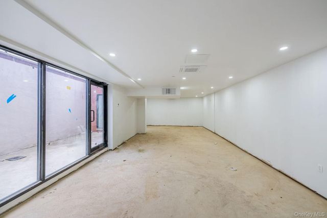 165-02 Sanford Avenue, Flushing, NY 11358