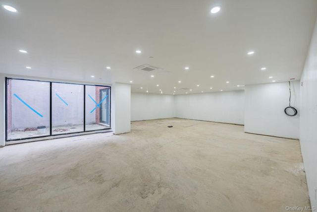 165-02 Sanford Avenue, Flushing, NY 11358