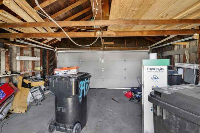 9952 S VINCENNES Avenue, Chicago, IL 60643