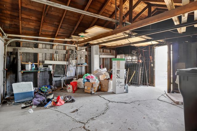 9952 S VINCENNES Avenue, Chicago, IL 60643