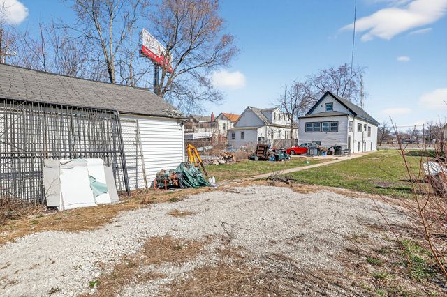 9952 S VINCENNES Avenue, Chicago, IL 60643