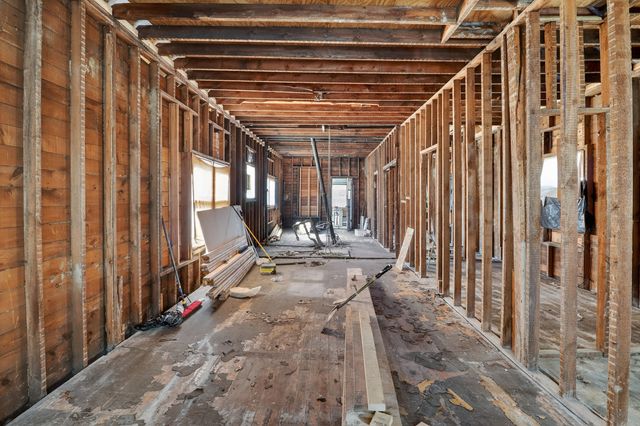 9952 S VINCENNES Avenue, Chicago, IL 60643